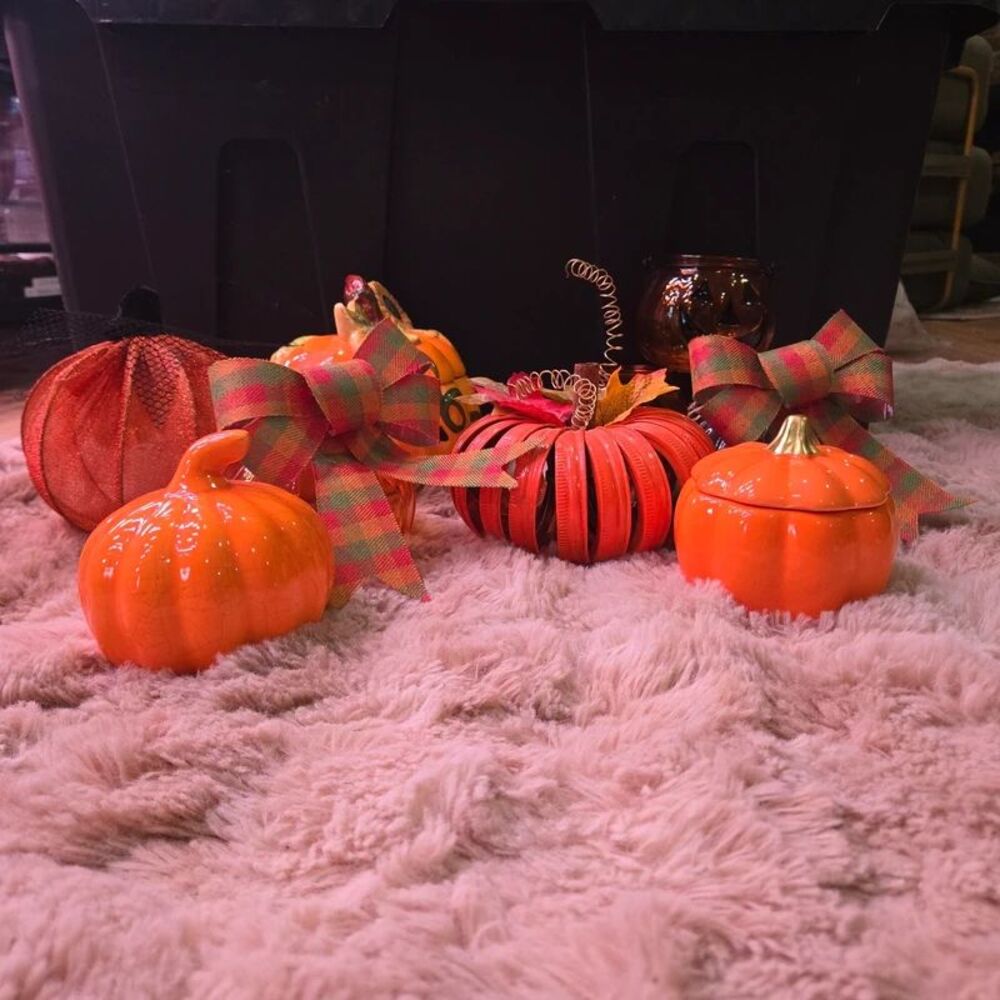 Bundle Various Pumpkin Decor